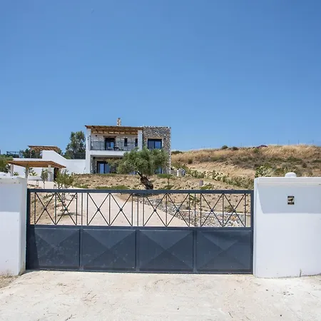 Clara Villa Jenádi