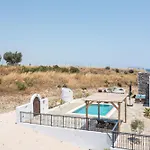 Clara غينادي
